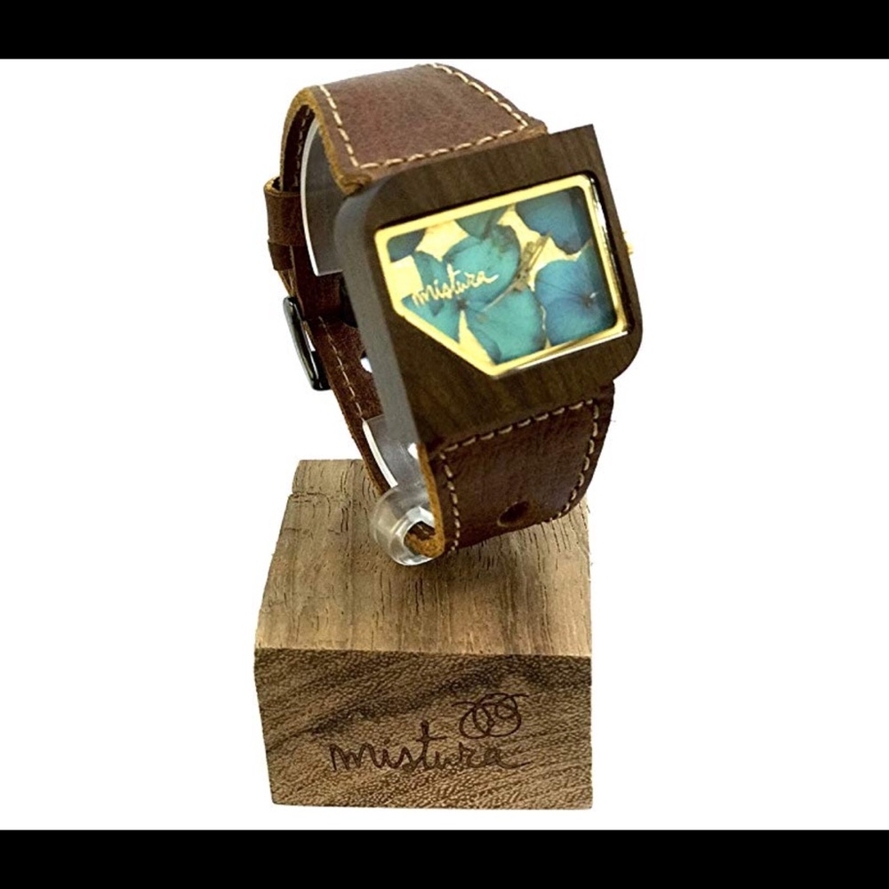 Avanti, Brown Leather, Pui Wood, Blue Flowers